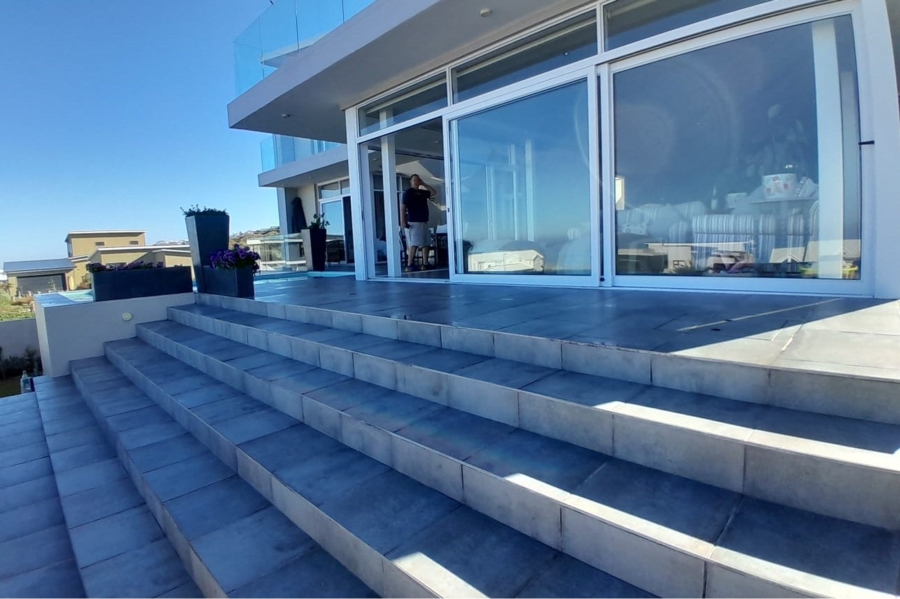 4 Bedroom Property for Sale in Yzerfontein Western Cape